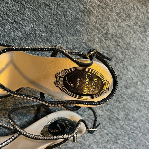 Rene Caovilla
Crystal-Studded Satin T-Strap Sandal, size 37 - Picture 2 of 13